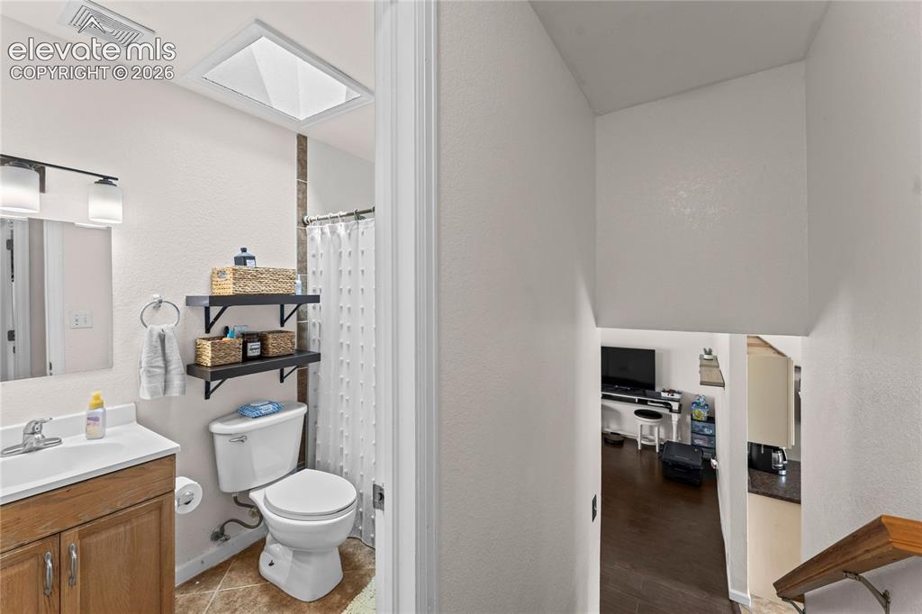 Image 13 of 38: Bathroom