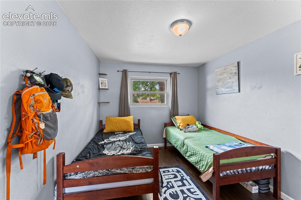 Image 19 of 38: Bedroom