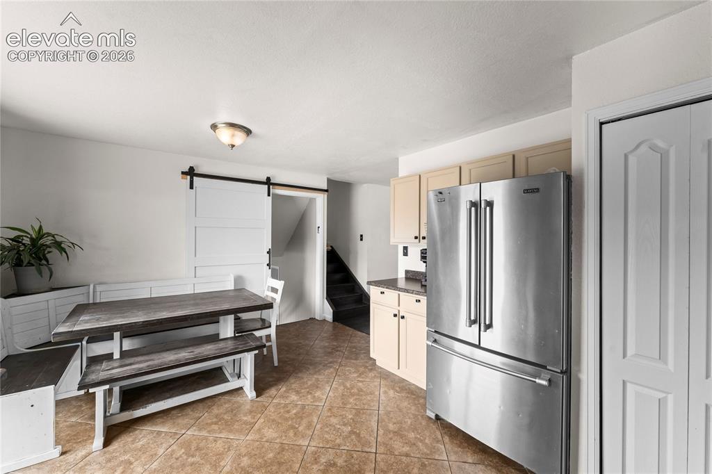 Image 9 of 38: Dining Area