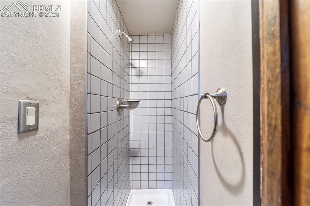 Image 30 of 50: Adorable cottage complete with a kitchenette and a 3/4 bath