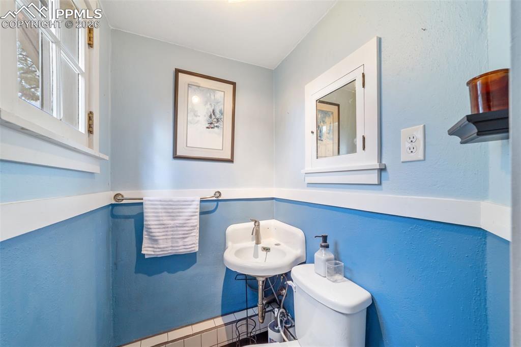 Image 32 of 50: Adorable cottage complete with a kitchenette and a 3/4 bath