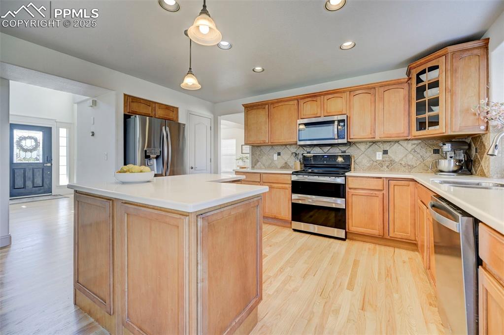 Image 10 of 48: Kitchen