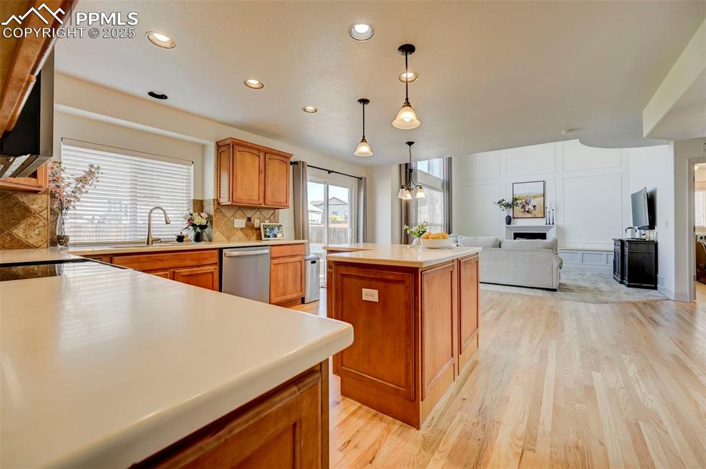 Image 11 of 48: Kitchen