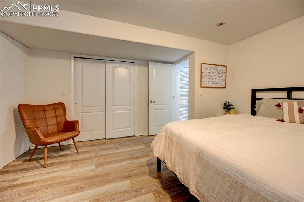 Image 38 of 48: Bedroom