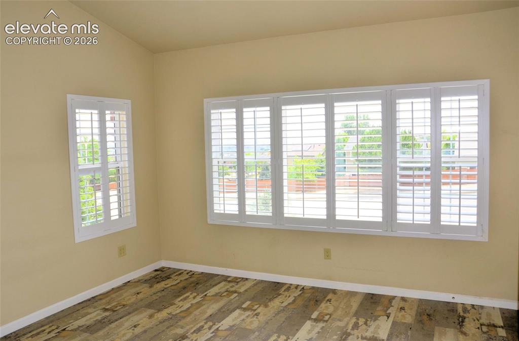 Image 11 of 15: Main Bedroom