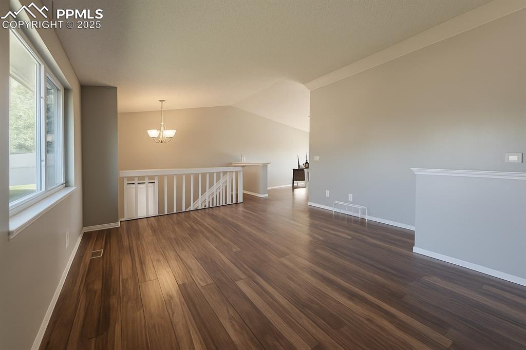 Image 4 of 18: Living Room