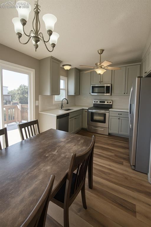 Image 5 of 18: Dining Area