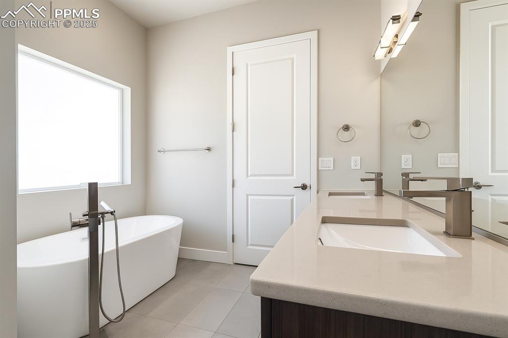 Image 12 of 42: Bathroom