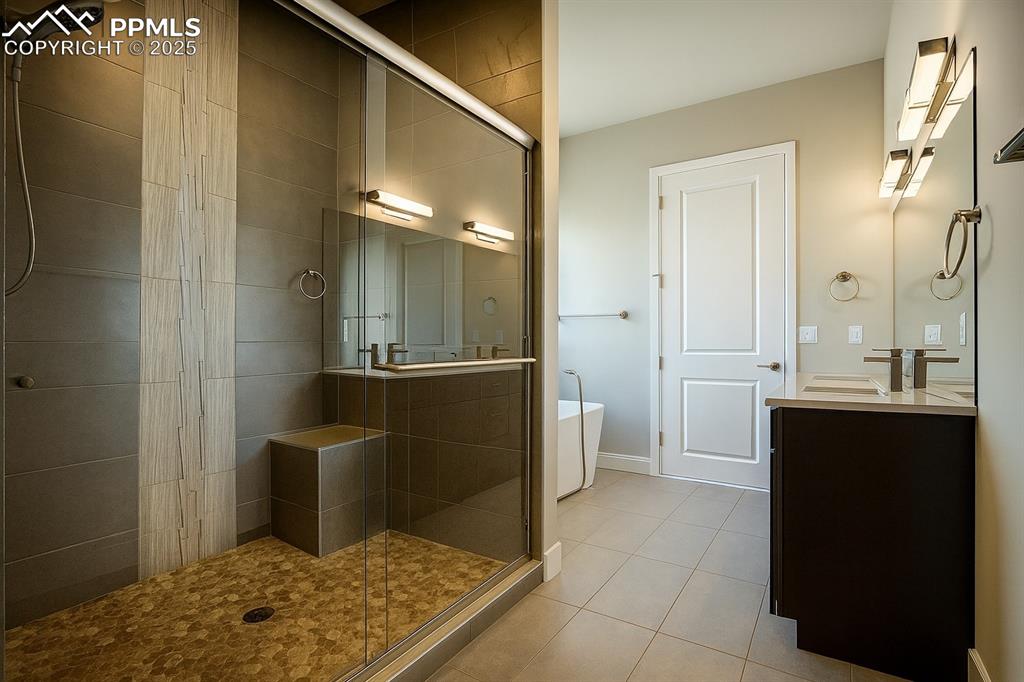 Image 13 of 42: Bathroom