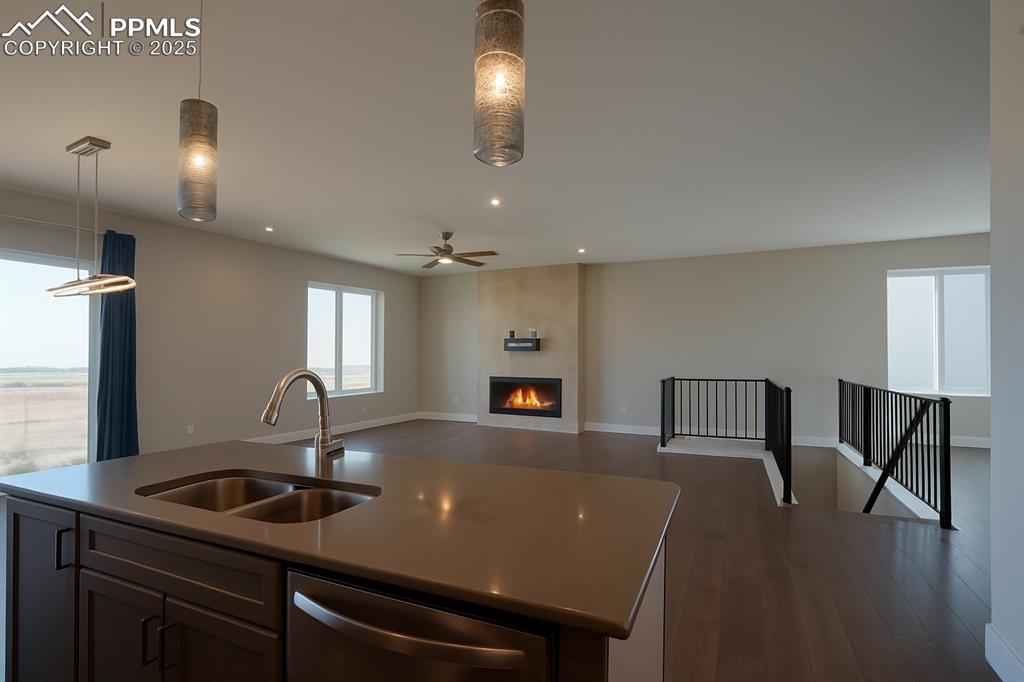 Image 7 of 42: Kitchen