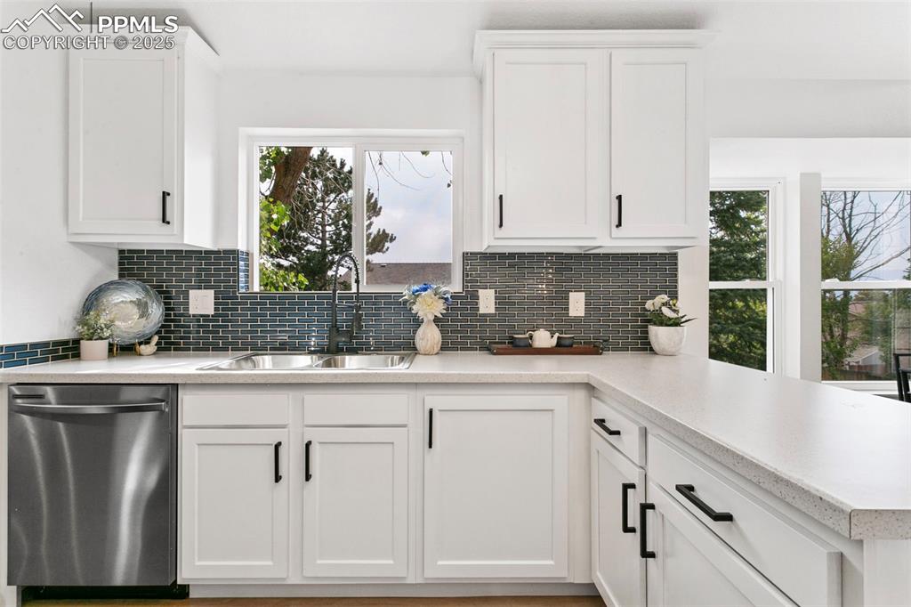 Image 12 of 48: Kitchen