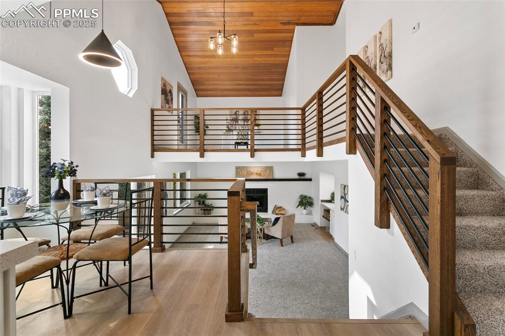 Image 15 of 48: Dining Area