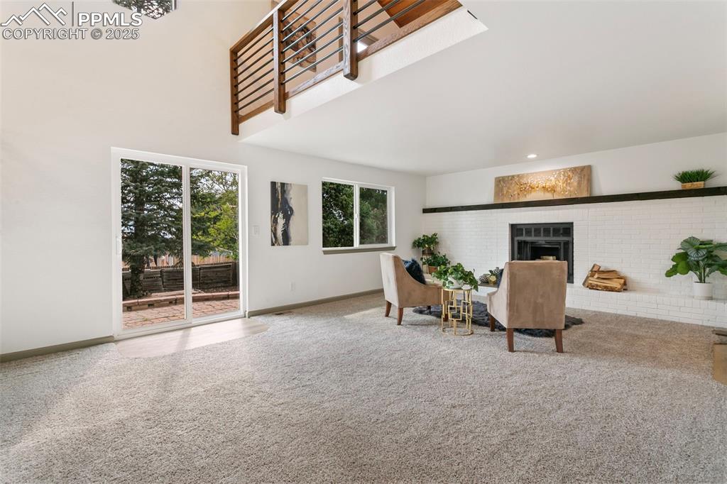 Image 16 of 48: Sitting Room