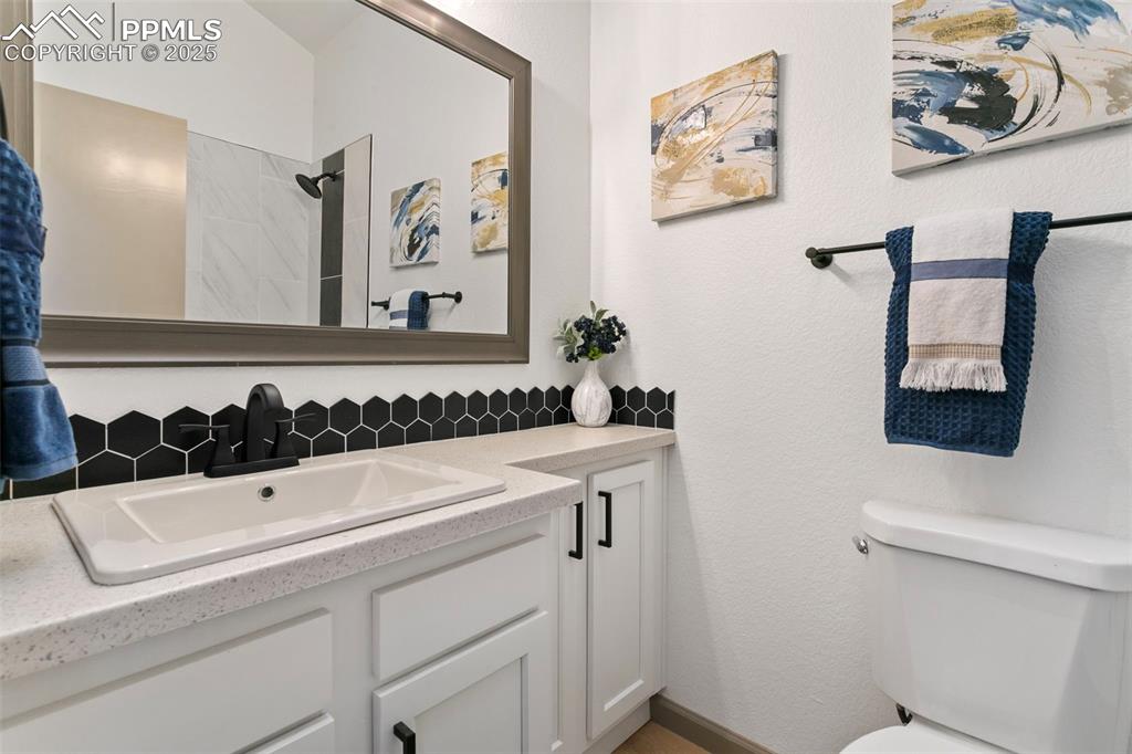 Image 44 of 48: Bathroom