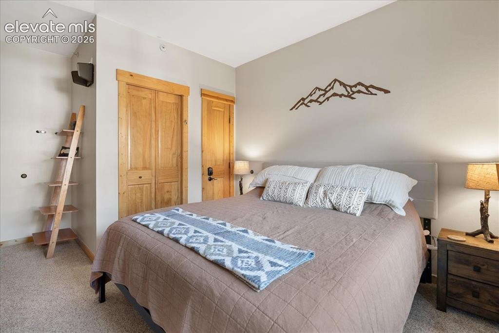 Image 16 of 37: Bedroom