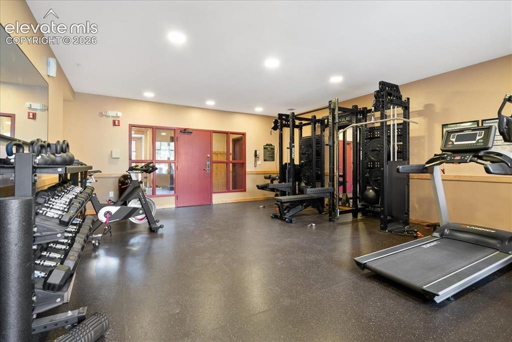 Image 26 of 37: Gym
