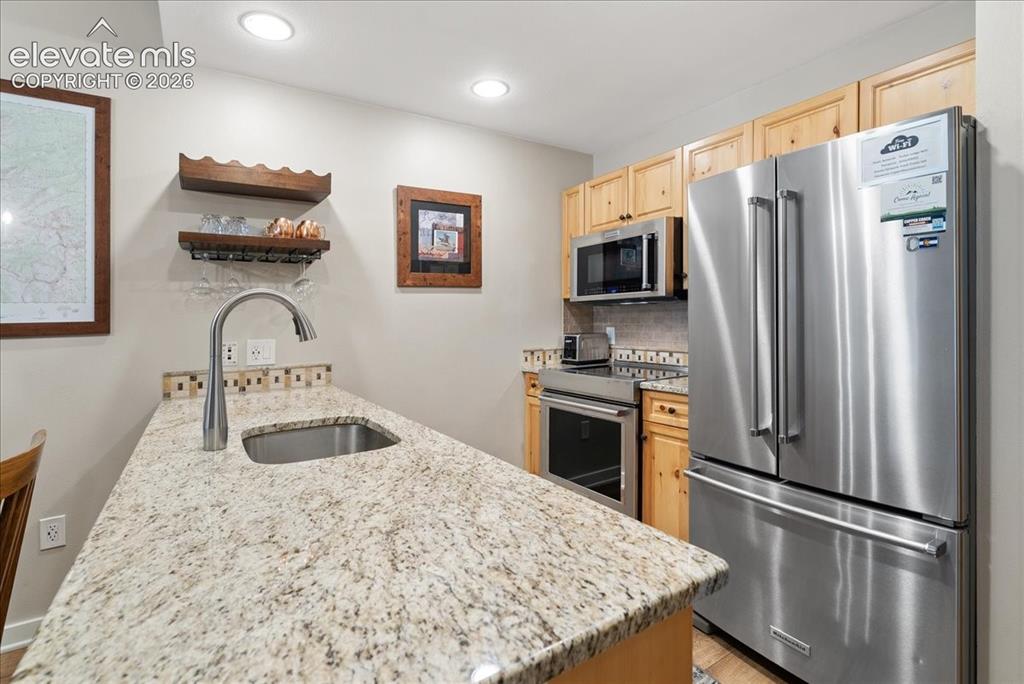 Image 6 of 37: Kitchen