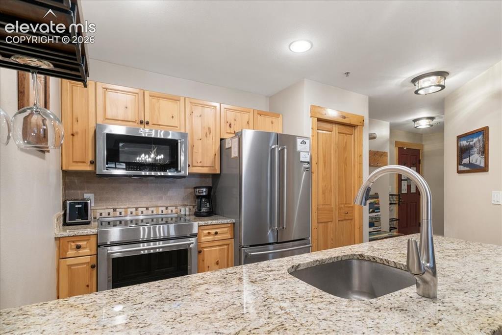 Image 8 of 37: Kitchen