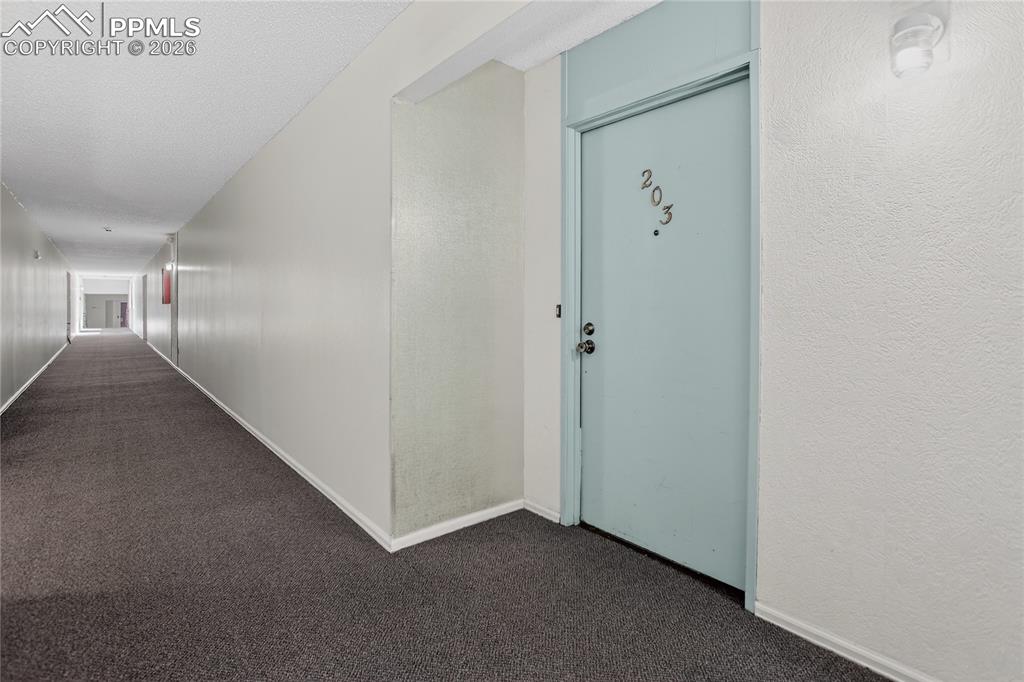 Image 4 of 31: Entry