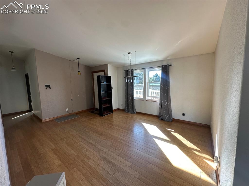 Image 3 of 19: Living Room