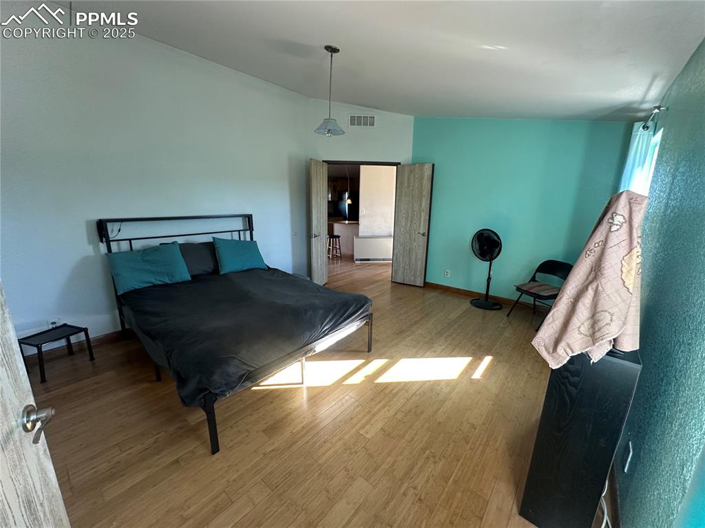 Image 6 of 19: Bedroom