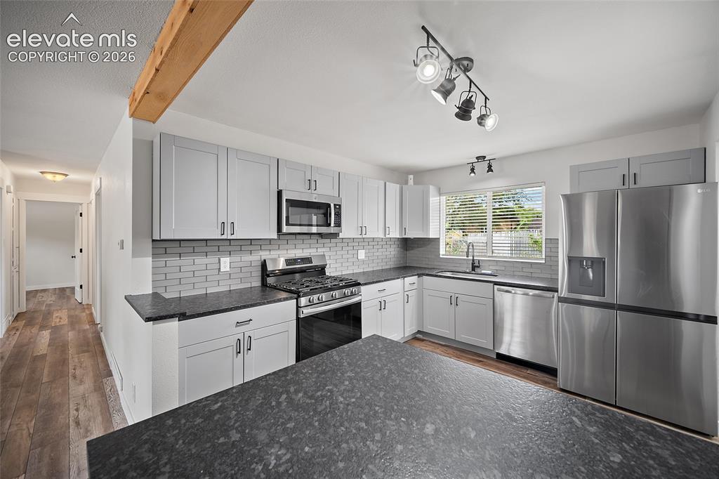 Image 13 of 29: Kitchen