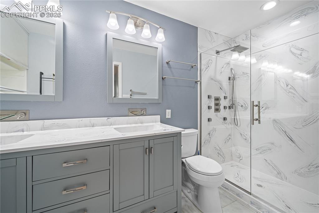 Image 9 of 46: Bathroom