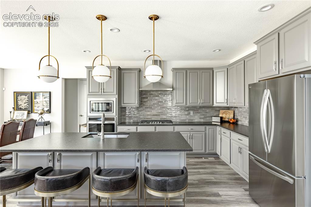 Image 10 of 46: Kitchen
