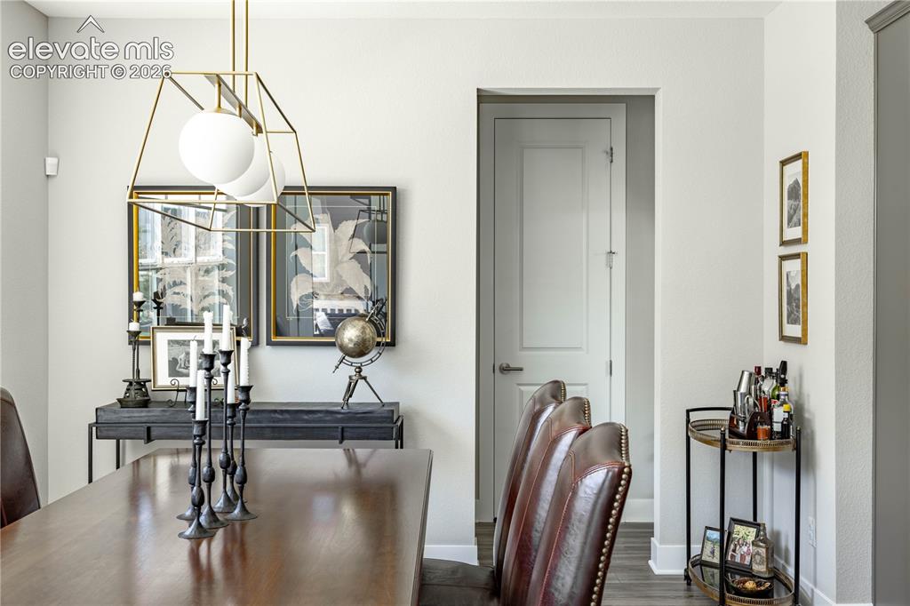 Image 13 of 46: Dining Area