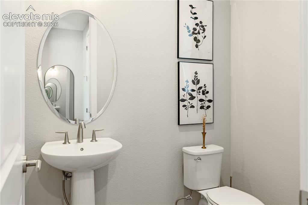 Image 20 of 46: Bathroom