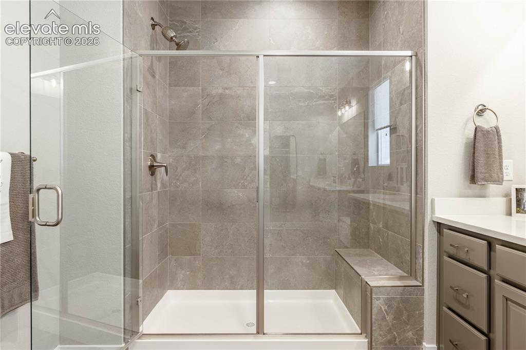 Image 26 of 46: Bathroom