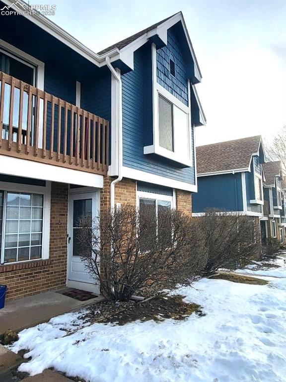 Image 3 of 27: Side of Structure