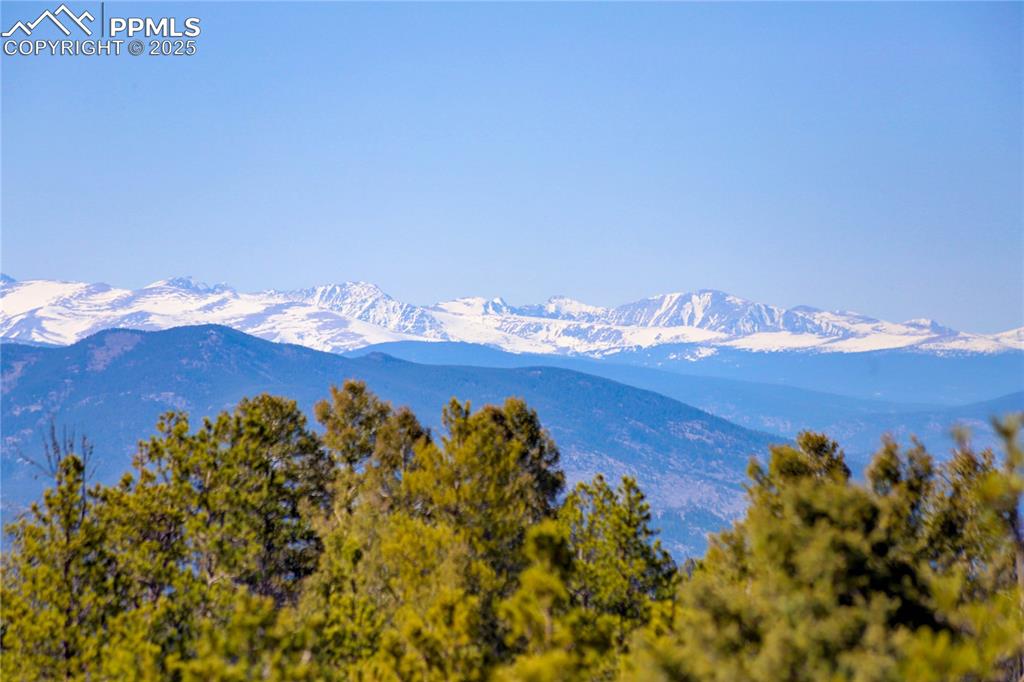 Image 17 of 19: View of mountain backdrop
