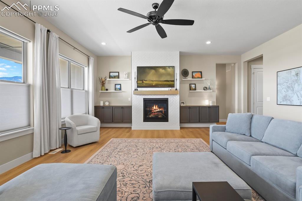 Image 11 of 45: Living Room