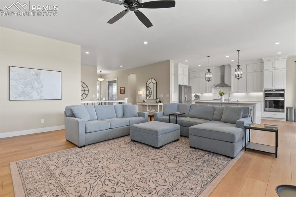Image 14 of 45: Living Room