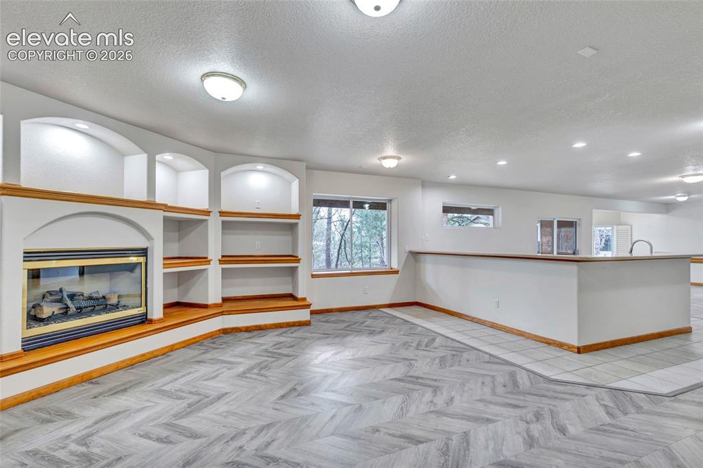 Image 14 of 50: Family Room