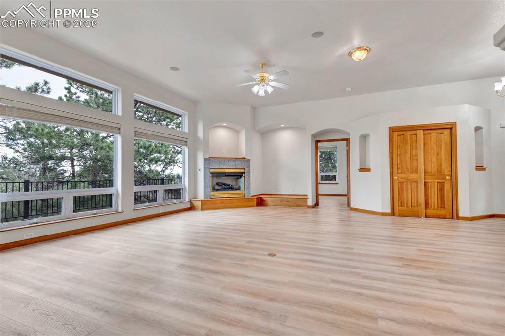 Image 24 of 44: Living Room