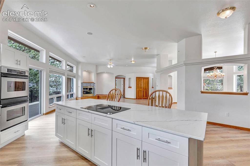 Image 8 of 50: Kitchen