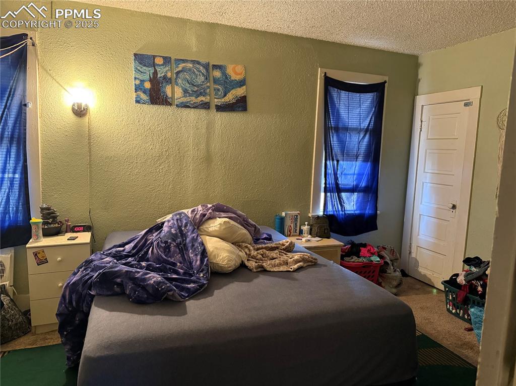 Image 4 of 12: Bedroom