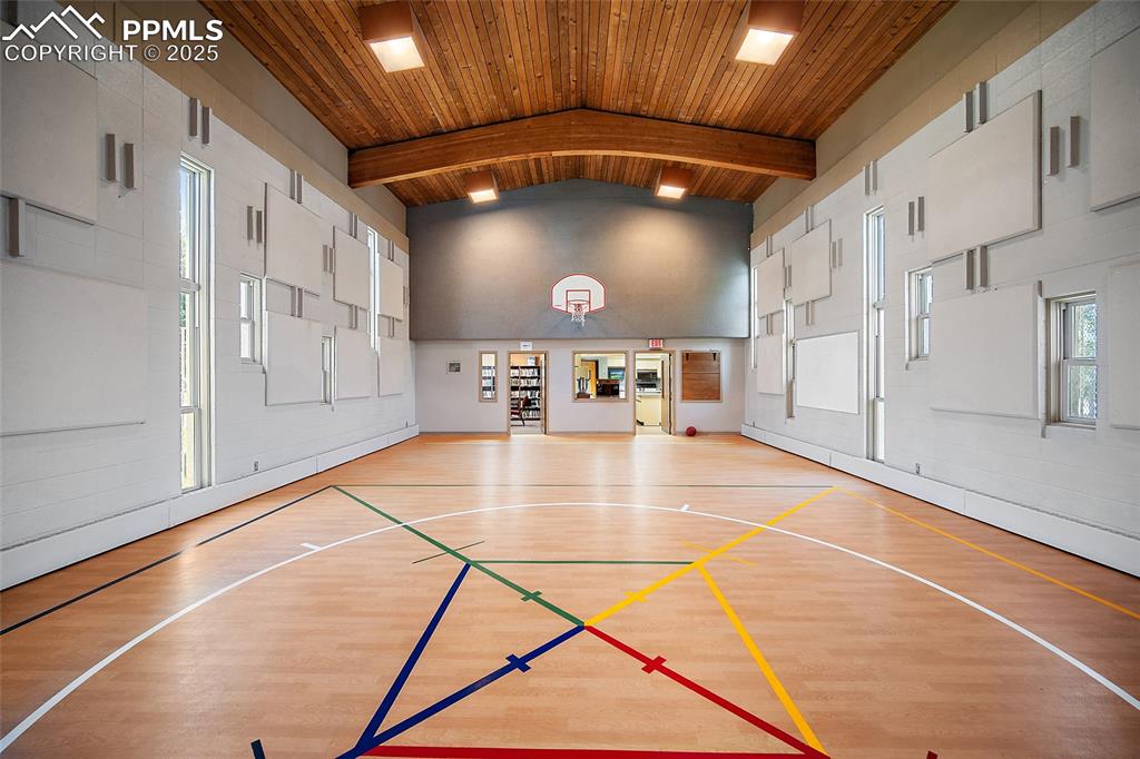 Image 15 of 49: Gym