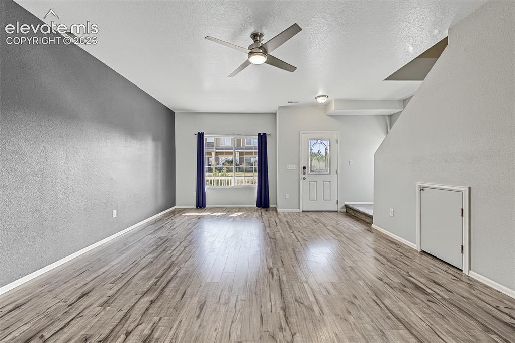 Image 11 of 44: Living Room