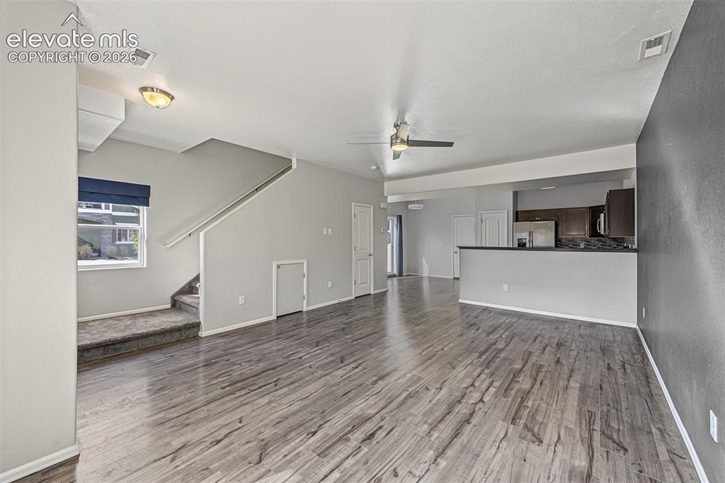 Image 16 of 44: Living Room