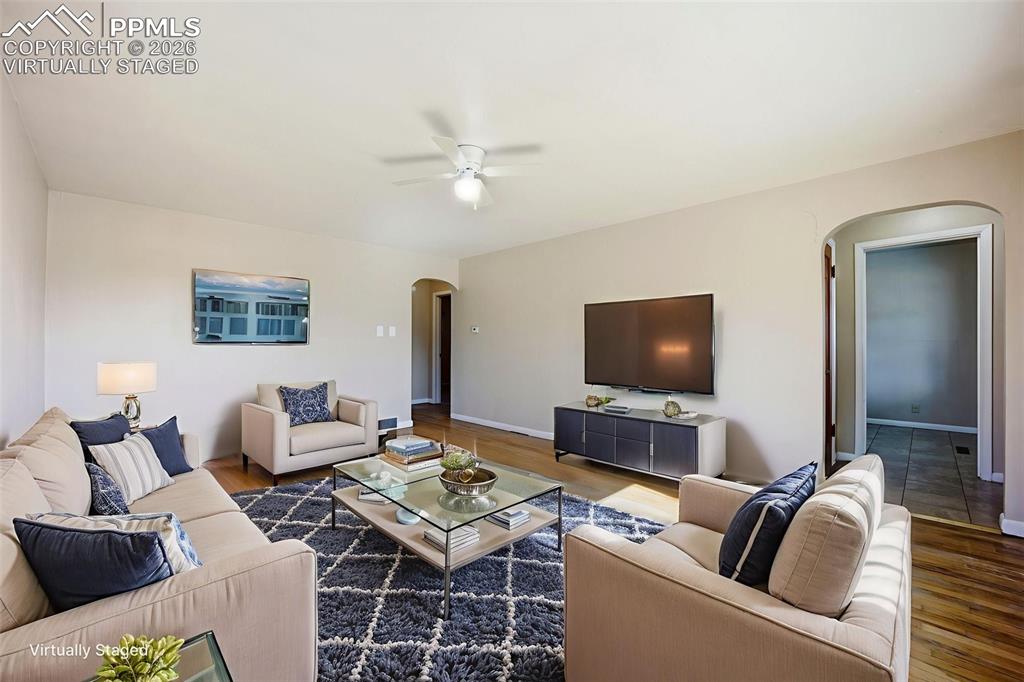 Image 2 of 25: Virtually Staged