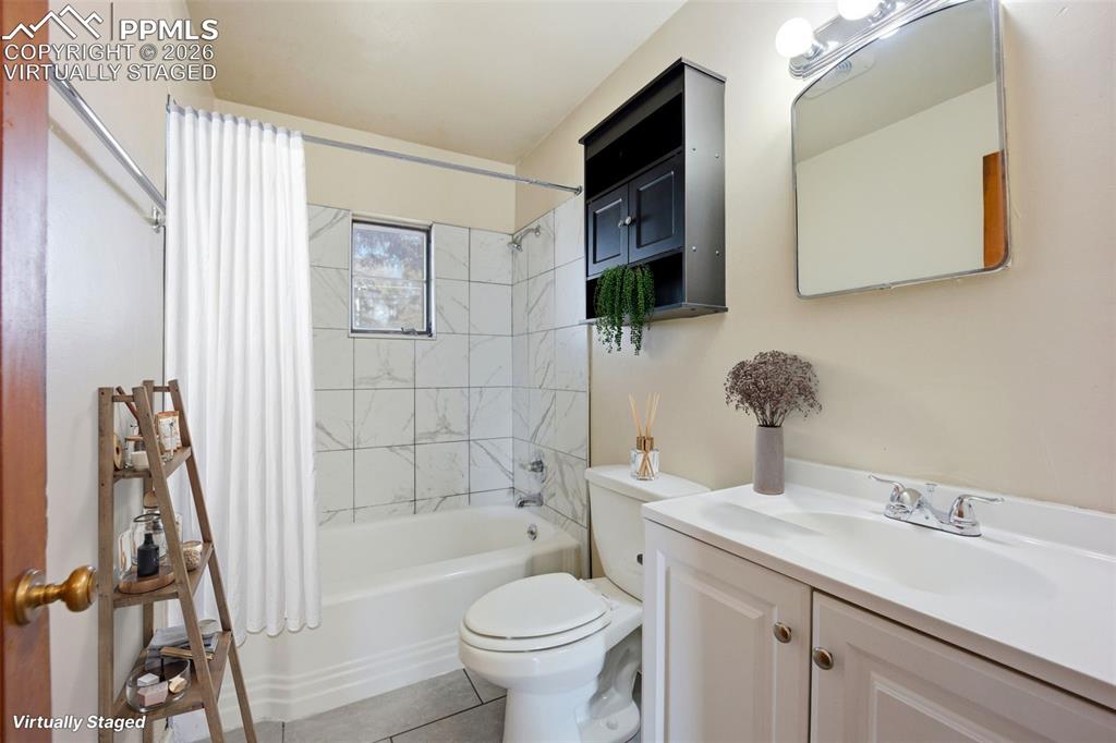 Image 21 of 25: Virtually Staged