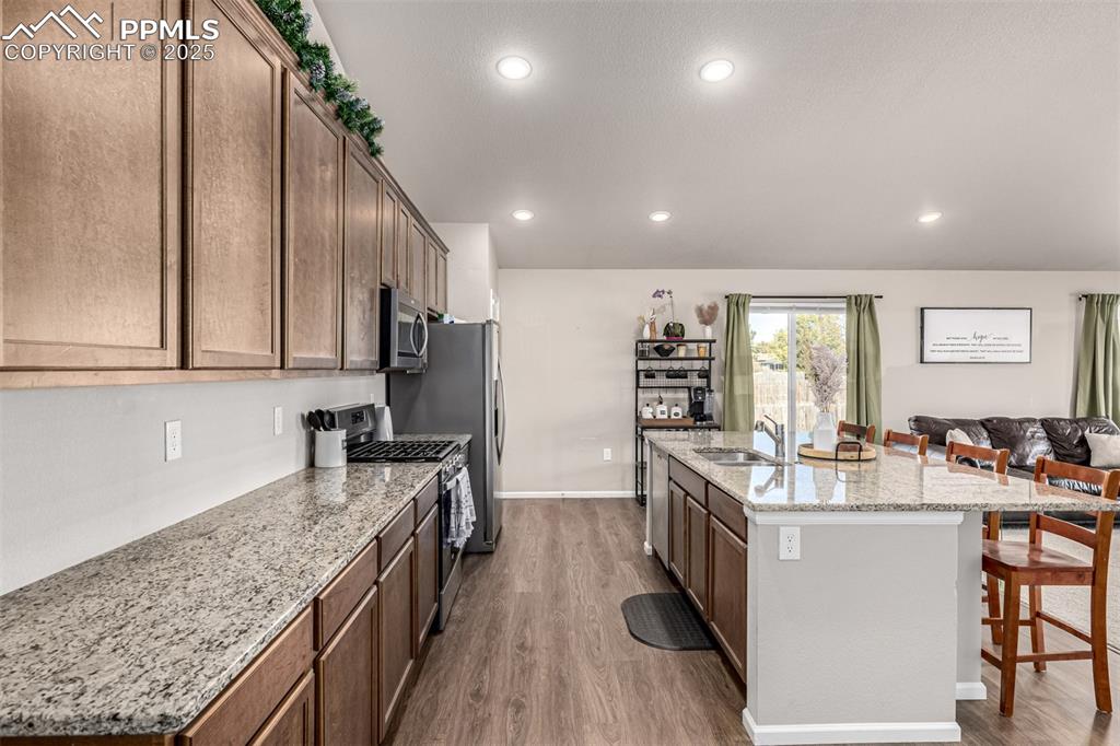 Image 14 of 37: Kitchen