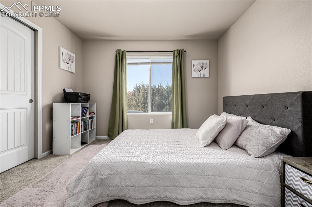 Image 19 of 37: Bedroom