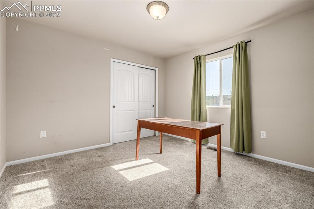 Image 21 of 37: Office