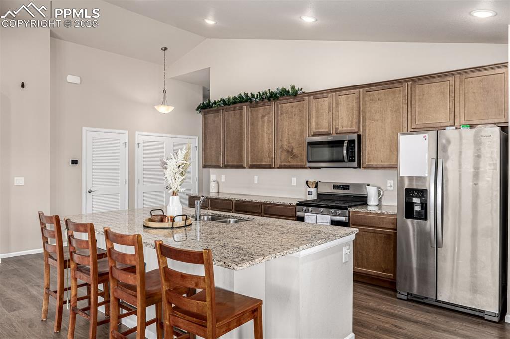 Image 6 of 37: Kitchen