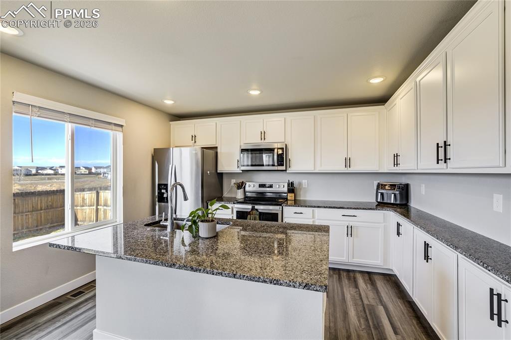 Image 12 of 45: Kitchen