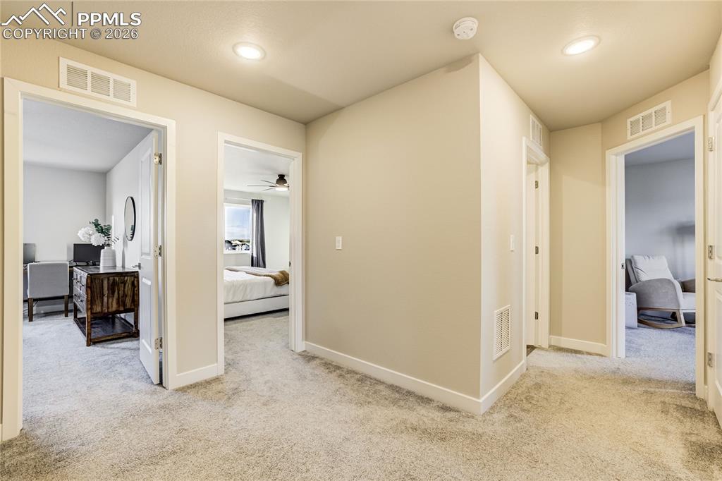 Image 17 of 45: Upstairs hallway